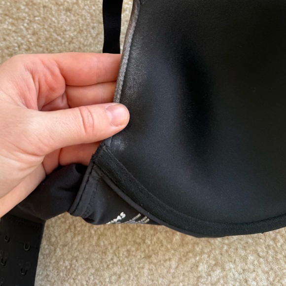 SKIMS Black T Shirt Bra - Picture 6 of 7